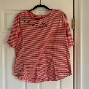 Oh La La!!LOFT crew neck round hem tshirt